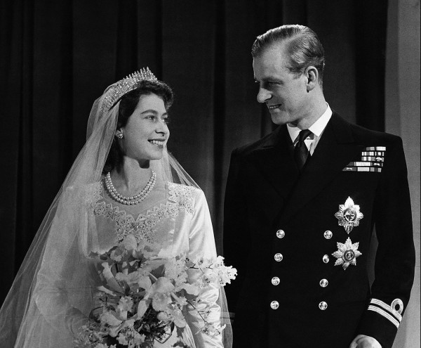 Queen Elizabeth II: 12 memorable fashion moments