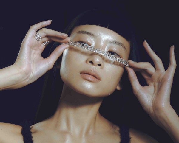 Jewellery Shoot: Multifaceted femininity in the spotlight