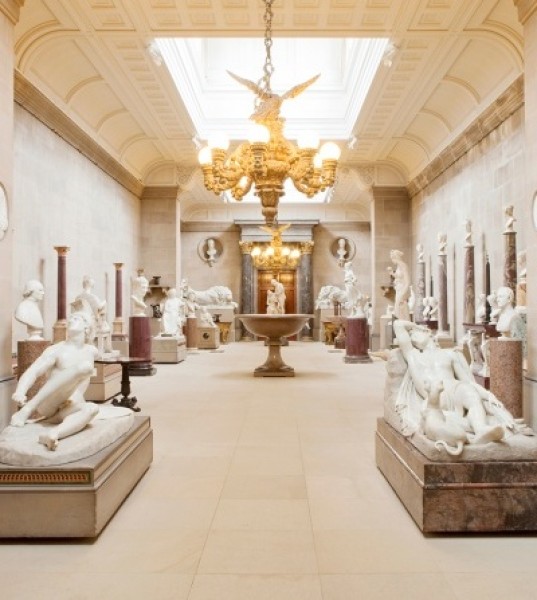 The Unconventional Women Who Shaped Britain's Iconic Chatsworth House