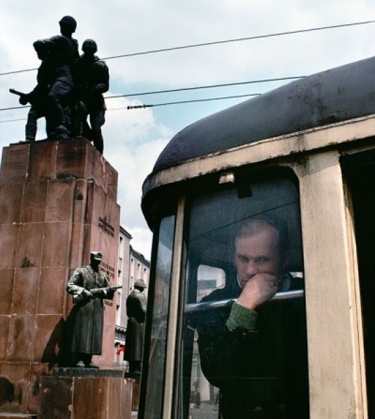 Magnum Legends Bruno Barbey and Ian Berry to Exhibit Works in Shanghai