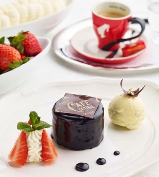Mandarin Oriental Brings a Taste of Viennese Coffee House Culture