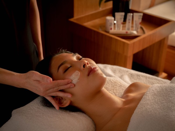 #legendgiveaway 7 of 7: A 90-minute Medi-Luxe Experience at The Oriental Spa for March 2023