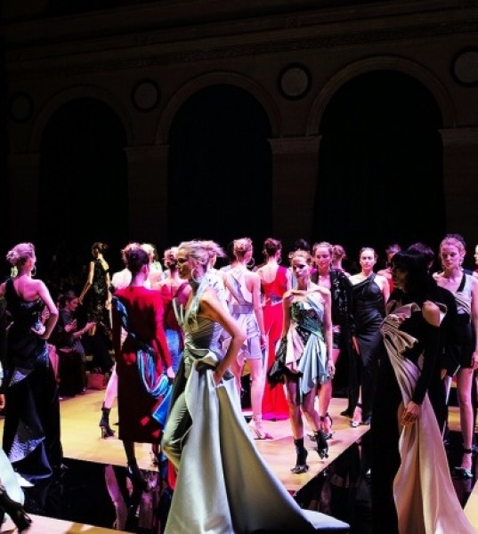 Paris Haute Couture Week: The Many Sides of the Atelier Versace Woman