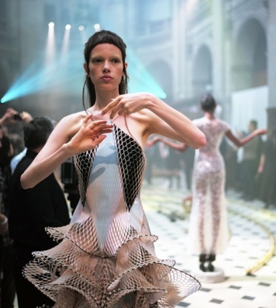 Iris Van Herpen Couture Fall 2016