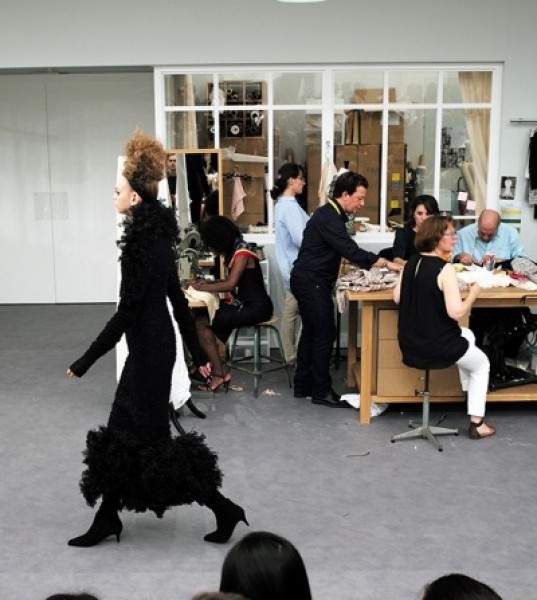 Chanel Couture Show Pays Tribute to the House's 'Petites Mains'
