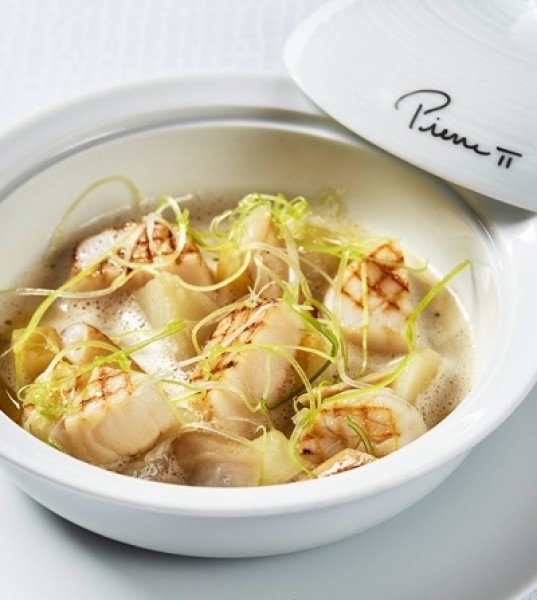 Pierre at Mandarin Oriental Hong Kong Opens for Brunch