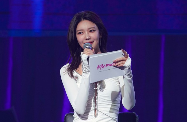 Actress Choi Sooyoung extends Asian fan meeting tour