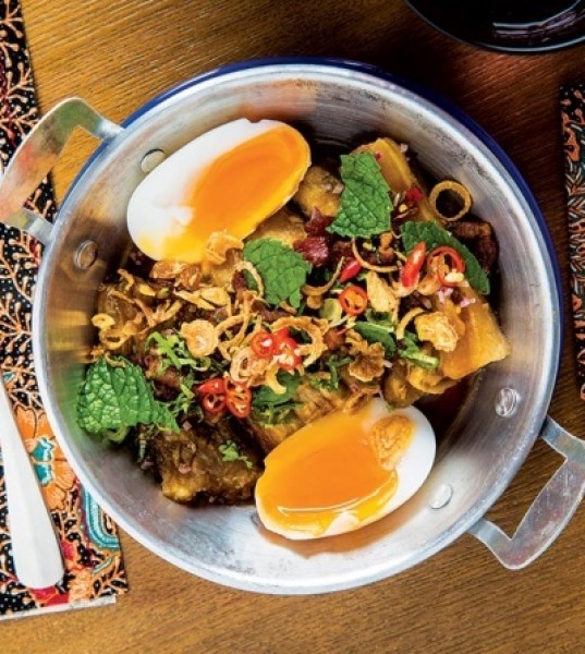 Bangkok's Soul Food Mahanakorn Sets Up an Outpost in Hong Kong