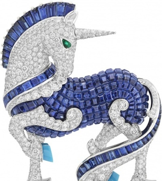 Van Cleef & Arpels Exhibits new collection at Asia Society Hong Kong Centre