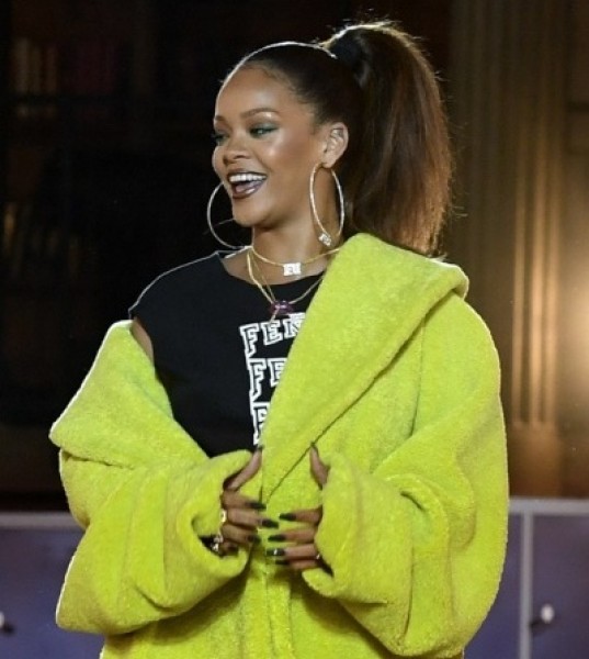 Rihanna to be Honoured at Parsons Benefit
