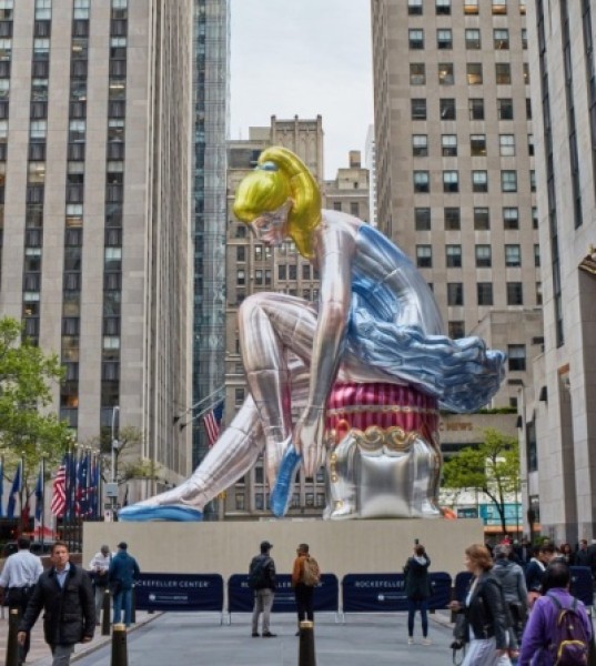 Jeff Koon's Installs New Work In New York