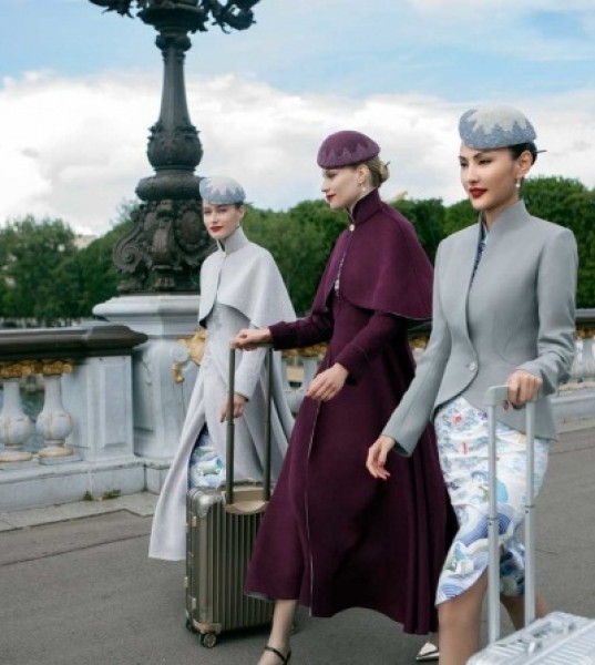Hainan Airlines Debuts Haute Couture Uniforms