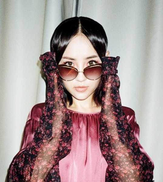 The Edgy Side of Elle 'Icon' Lee