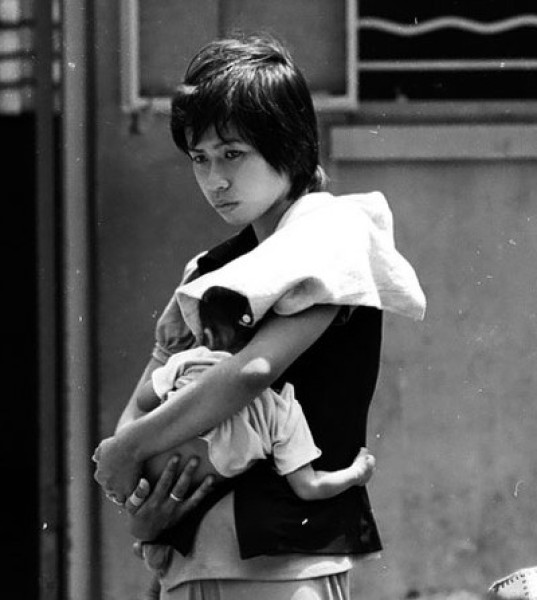 Photography Exhibition Sheds Light on Hong Kong's Refugees