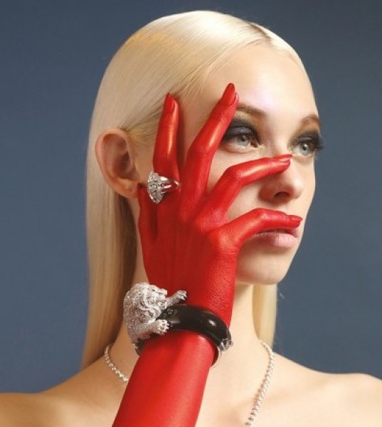 How to colour coordinate with your bling