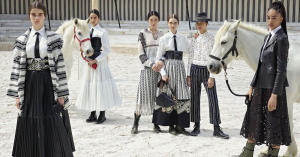 Dior Cruise 2019: Rain, horses and Mexican riders