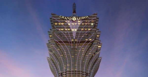 #legendloveschristmas: Win a one night-stay at Grand Lisboa Macau