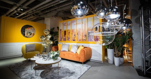 Elizabeth Arden's "Prevage House" exhibition