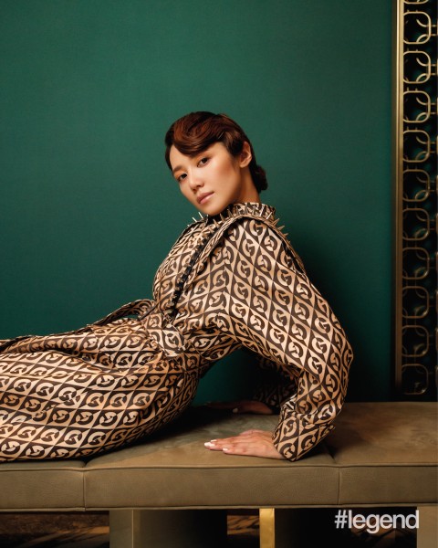 Fashion cover: Elva Ni walking on sunshine