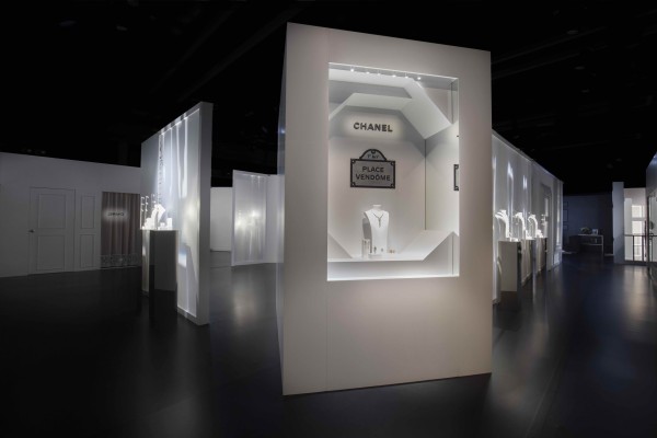 CHANEL celebrates haute joaillerie with 18 Place Vendôme presentation
