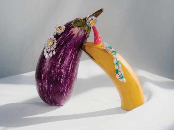 Jewellery shoot: Don't play with your food