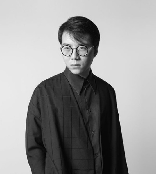 Giorgio Armani Introduces Miaoran at Men's Shows