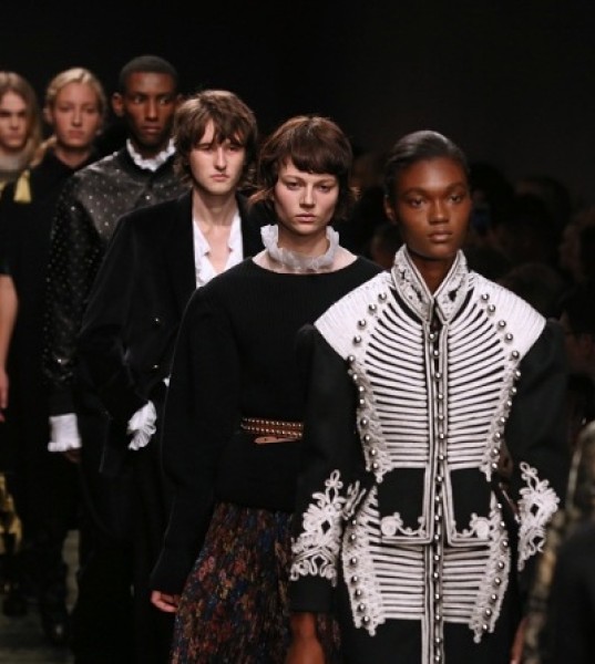 Why Wait? Burberry Joins Designers Selling Off the Catwalk