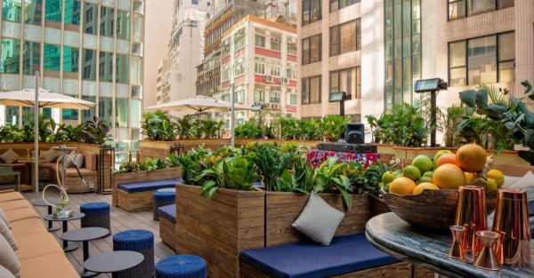 15 breezy rooftop bars in Hong Kong