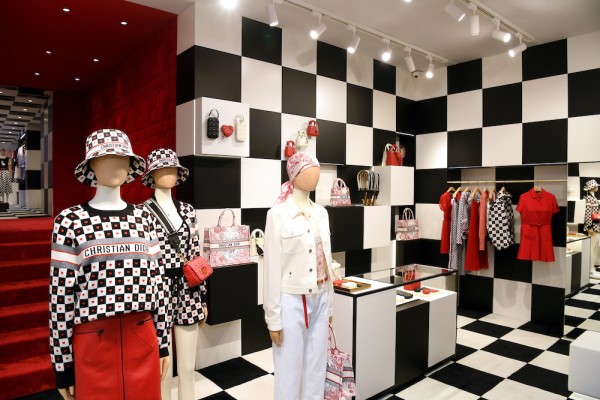 #legendloves: The Dioramour collection and pop-up store