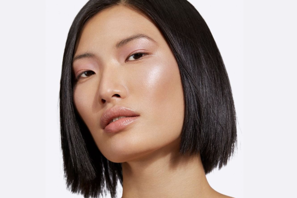6 face and body illuminators for a dewy glow