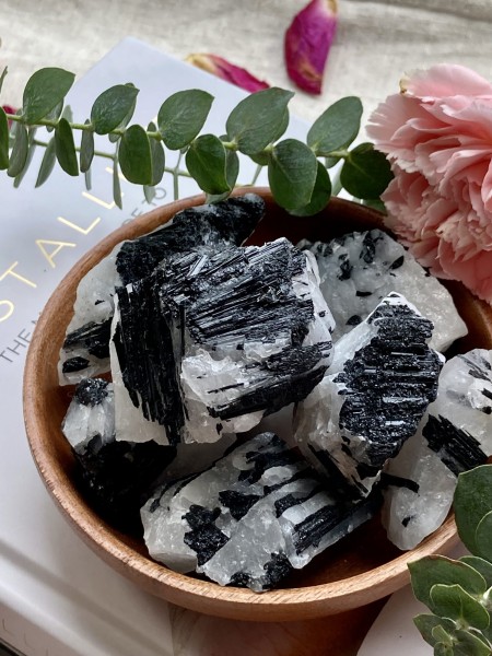 5 powerful healing crystals for Libras