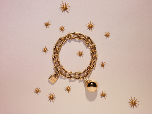 Tiffany & Co. : Celebrate the holidays with T1, HardWear and Victoria Vine collections