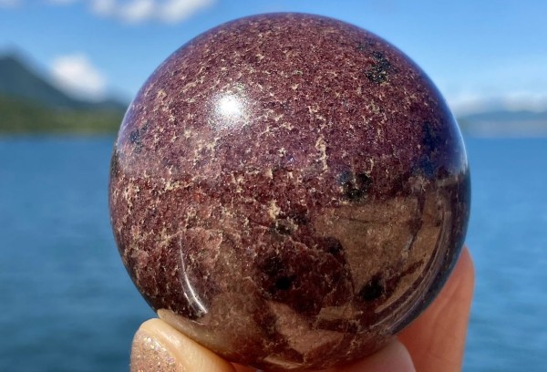 5 powerful crystals for Capricorns