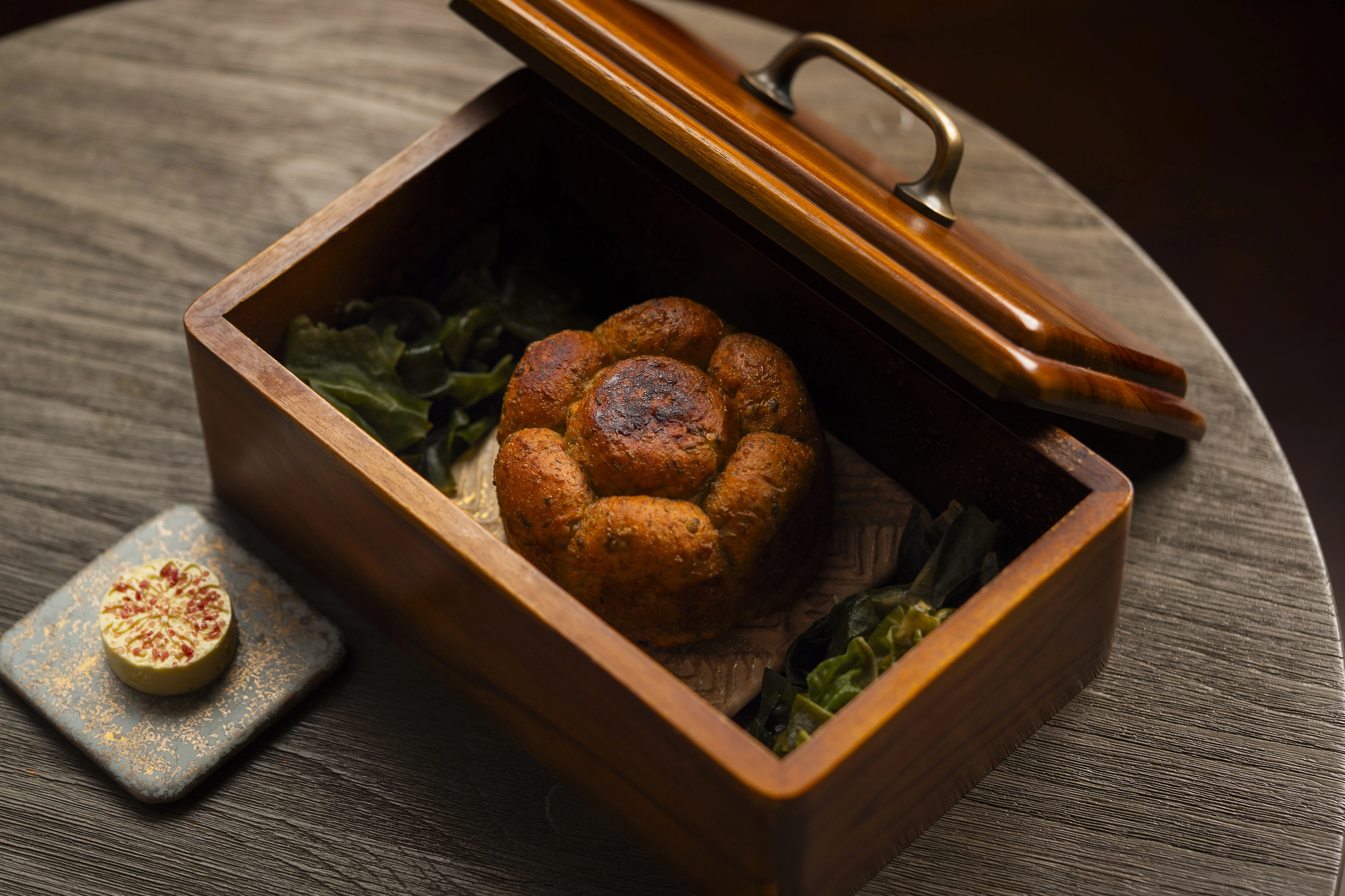 The mouthwatering seaweed brioche.