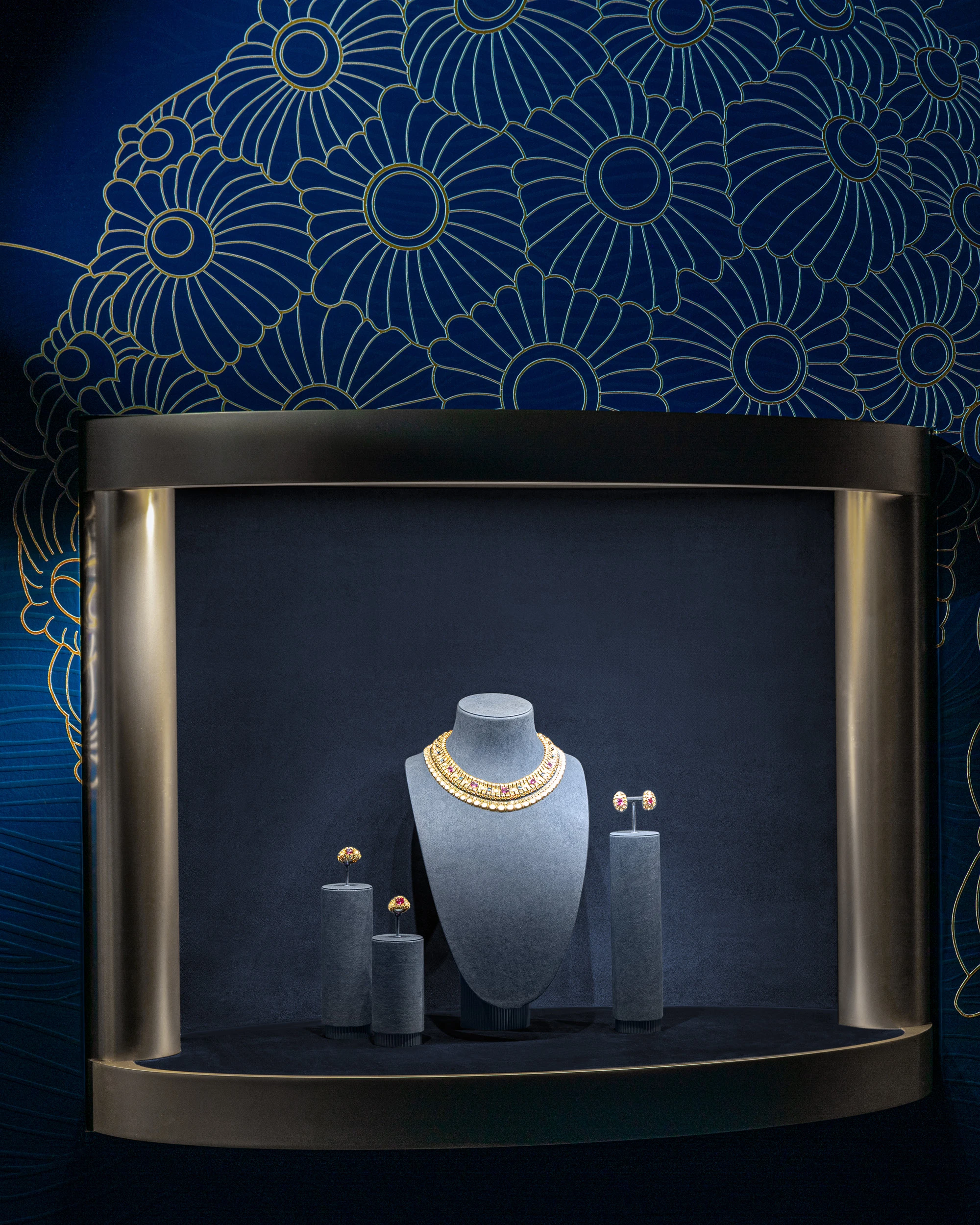 A display of Seahorse pieces inspired by Jean Schlumberger’s famed 1968 seahorse brooches, and the making of the Ocean Flora necklace with magnificent Zambian emeralds.