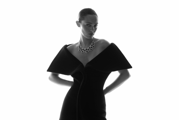 Jewellery shoot: Touch me if you dare