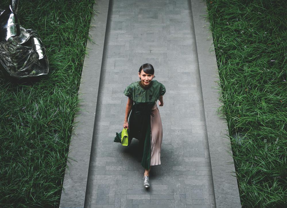 The Mini Réjane Croco Ceramique makes for an effortless accessory