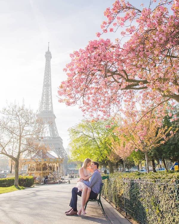 Paris' Parc du Champ de Mars in spring (Photo: @paris_photographer)
