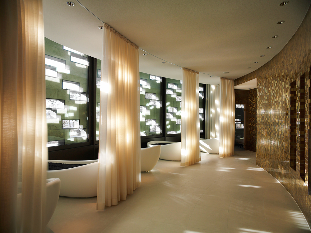 Chill-out in the sunaburo sand bath relaxation pods