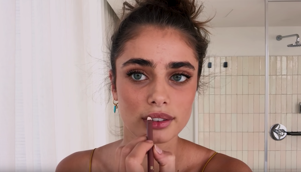 Victoria's Secret model Taylor Hill; photo: Vogue