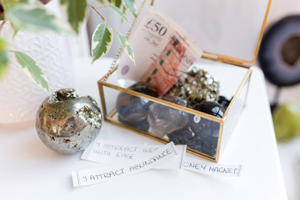 Manifesting love, luxury, and prosperity in 2024