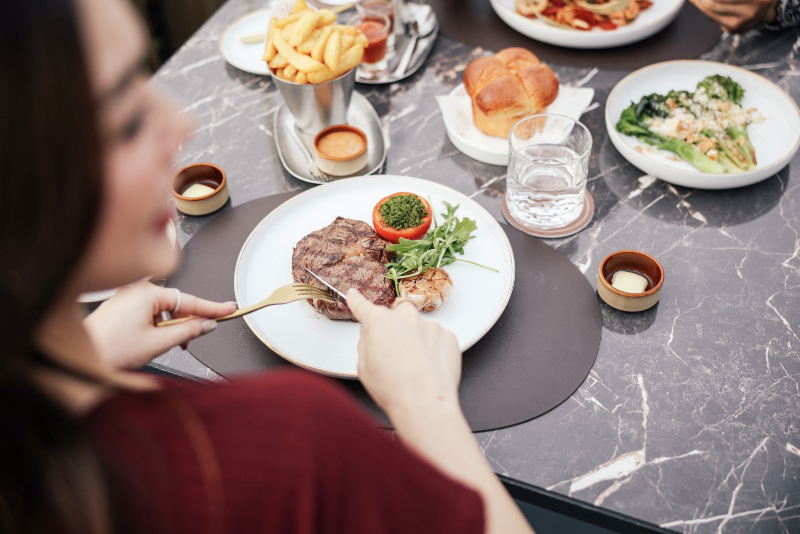 Culinary Compass Vol. 3: The Crystal Grill House – A sophisticated dining experience amidst spectacular surroundings