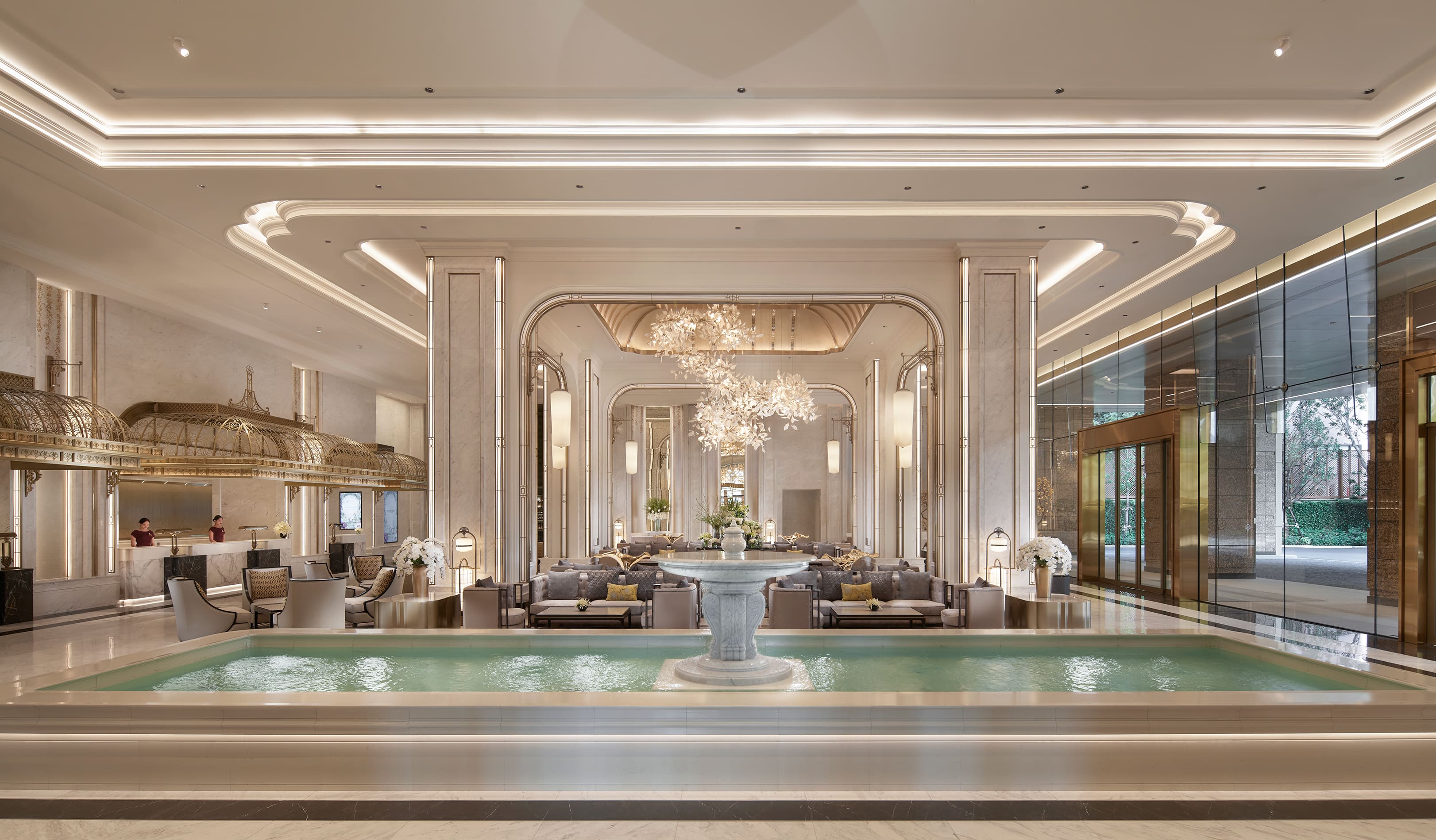 Grande Centre Point Lumphini: A luxury hotel offering a world-class escape