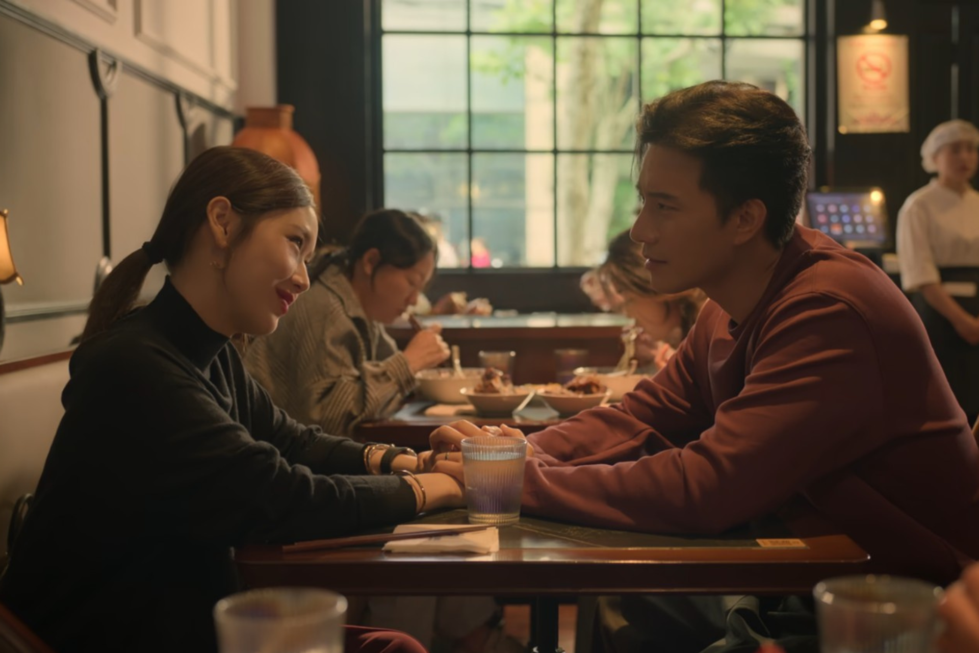 จากจอซีรีส์สู่จานจริง Mad Unicorn สงคราม ส่งด่วน มีร้านอะไรให้แฟนซีรีส์ตามไปเช็คอิน