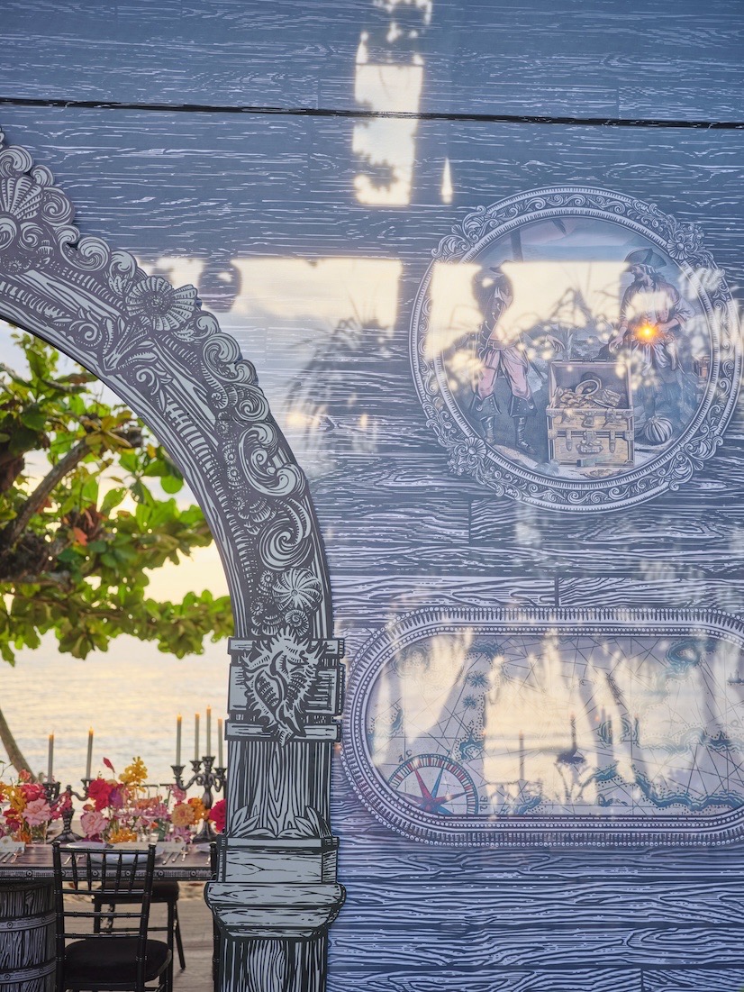 Van Cleef & Arpels - Treasure Island