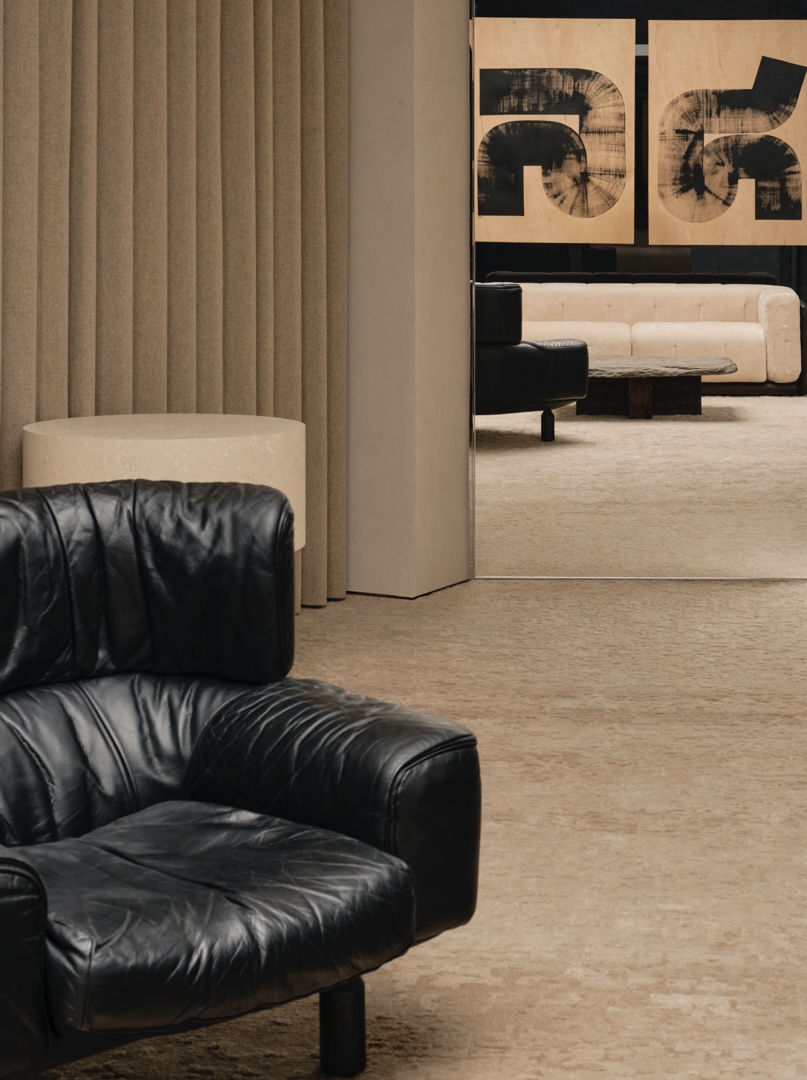 Saint Laurent opens new boutique at EMQUARTIER-04