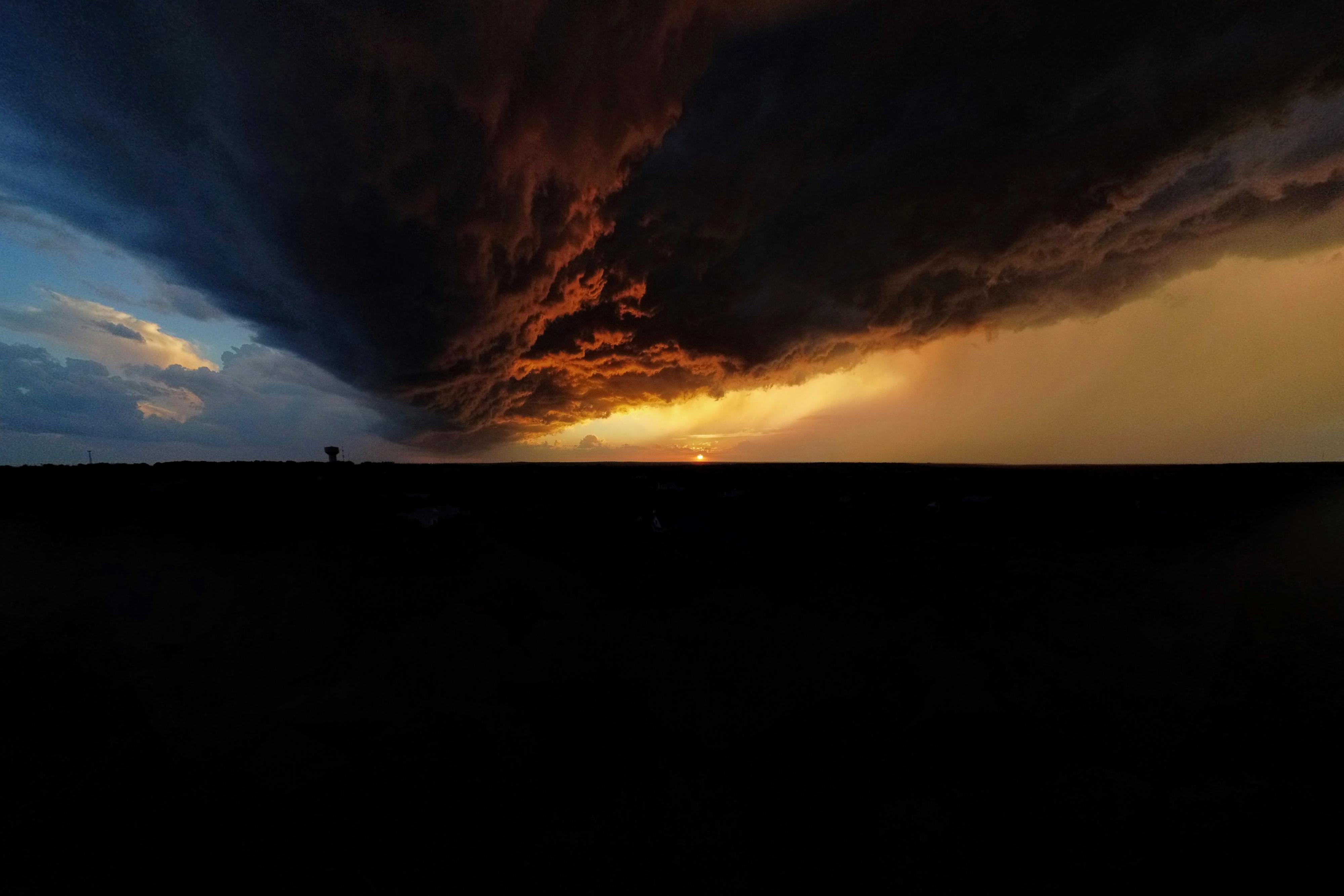 Young Weather Photographer Third Place, Lincoln Wheelwright of Texas, United States, with the photo ‘Fire and Ice’. Lincoln grabbed his camera and took this picture from his house in Austin, Texas, as a thunderstorm began rolling in. The Gulf of Mexico is warming rapidly due to climate change, boosting the supply of moist air and raising the potential of intense storms in the region.