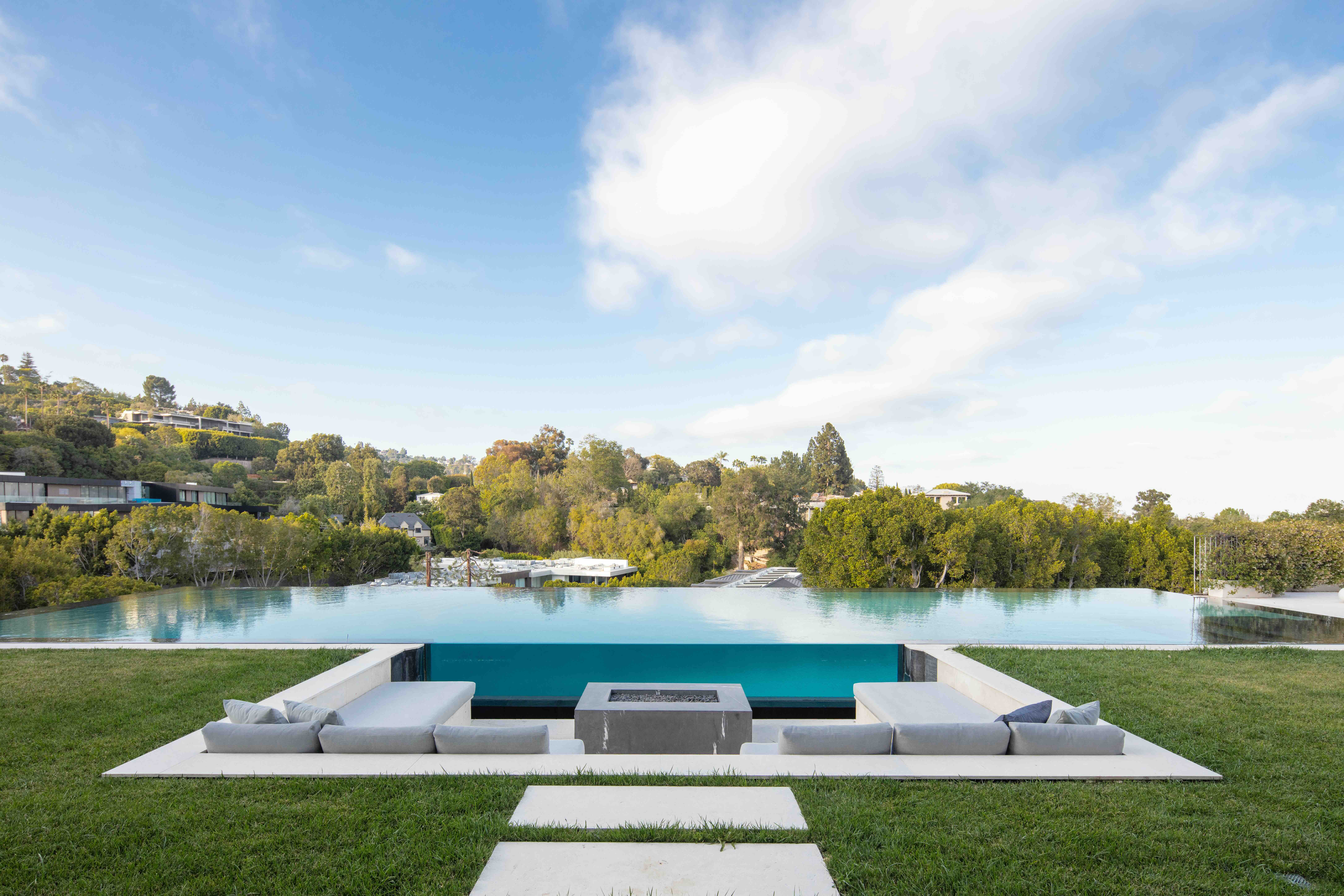 Villa Infinity