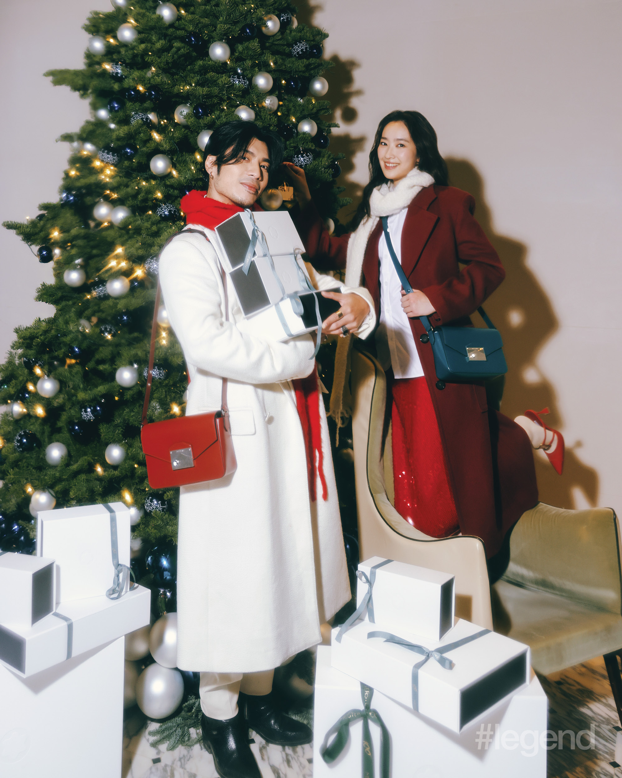 Yan Ting Chau (left) carries the Montblanc Meisterstück Messenger bag in Russet while Ashley (right) wears the same bag in Cyprus blue.
